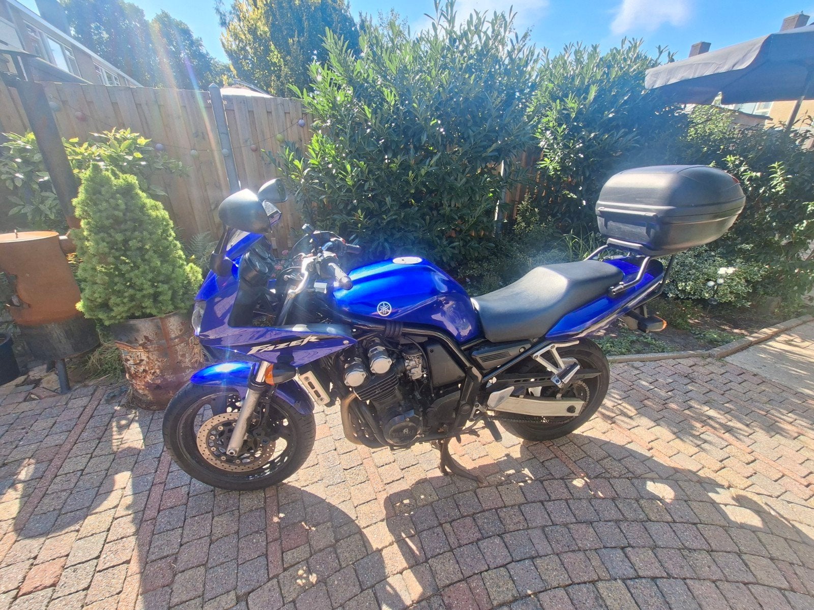 Yamaha Fazer 600 - Blauw met topkoffer, 4 cilinders, Motorrijbewijs A, Gebruikt, Particulier