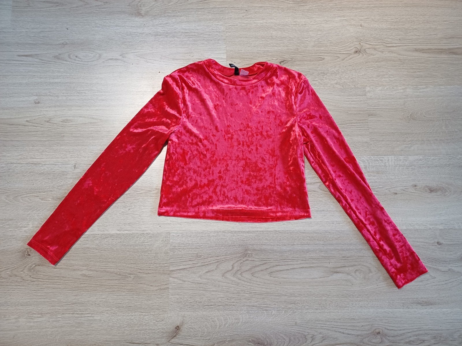 H&M Cropped Top Maat M - Rood Velours, Kleding | Dames, Maat 38/40 (M), H&M, Ophalen of Verzenden, Lange mouw
