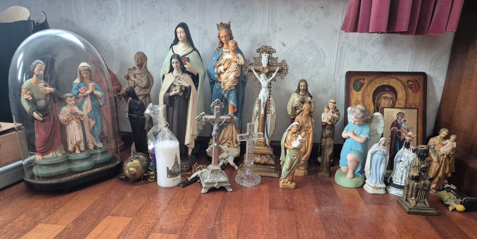 Verzameling religieuze beelden en kruisbeelden, Antiek en Kunst, Ophalen
