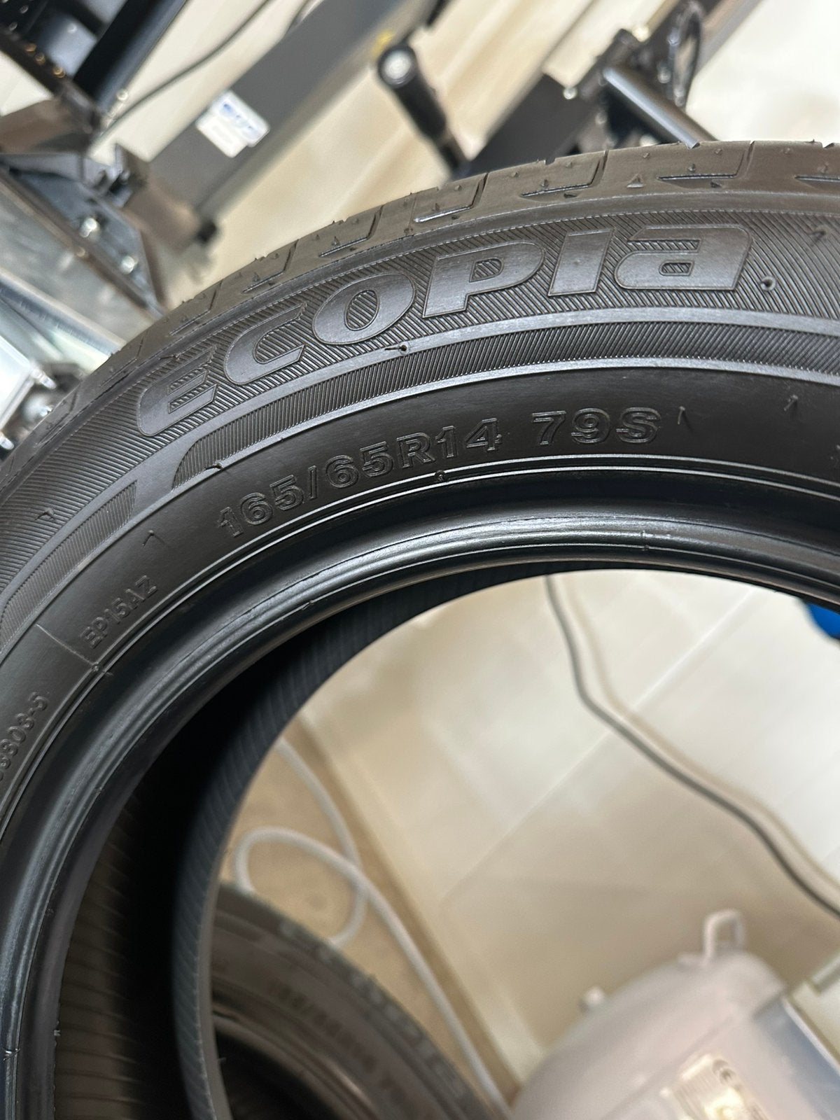 4 Stuks Bridgestone 165 65 14 Zomerbanden Inclusief Montage, 14 inch, 165/65 R14, Nieuw, Ophalen of Verzenden