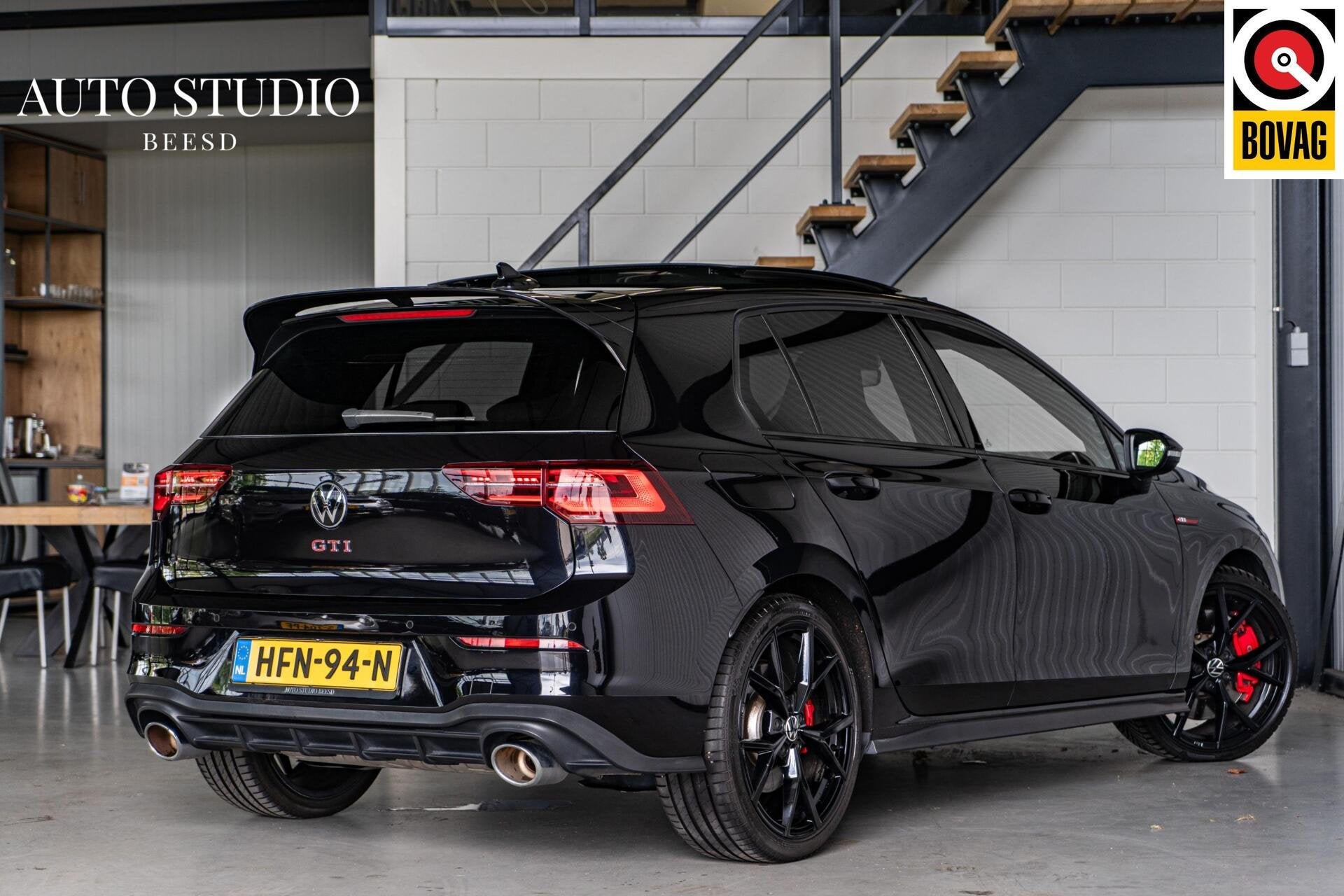 Volkswagen Golf 2.0 TSI GTI Clubsport | Pano | IQ | ACC, Dealer onderhouden, Verwarmde buitenspiegels, 4 cilinders, Zwart
