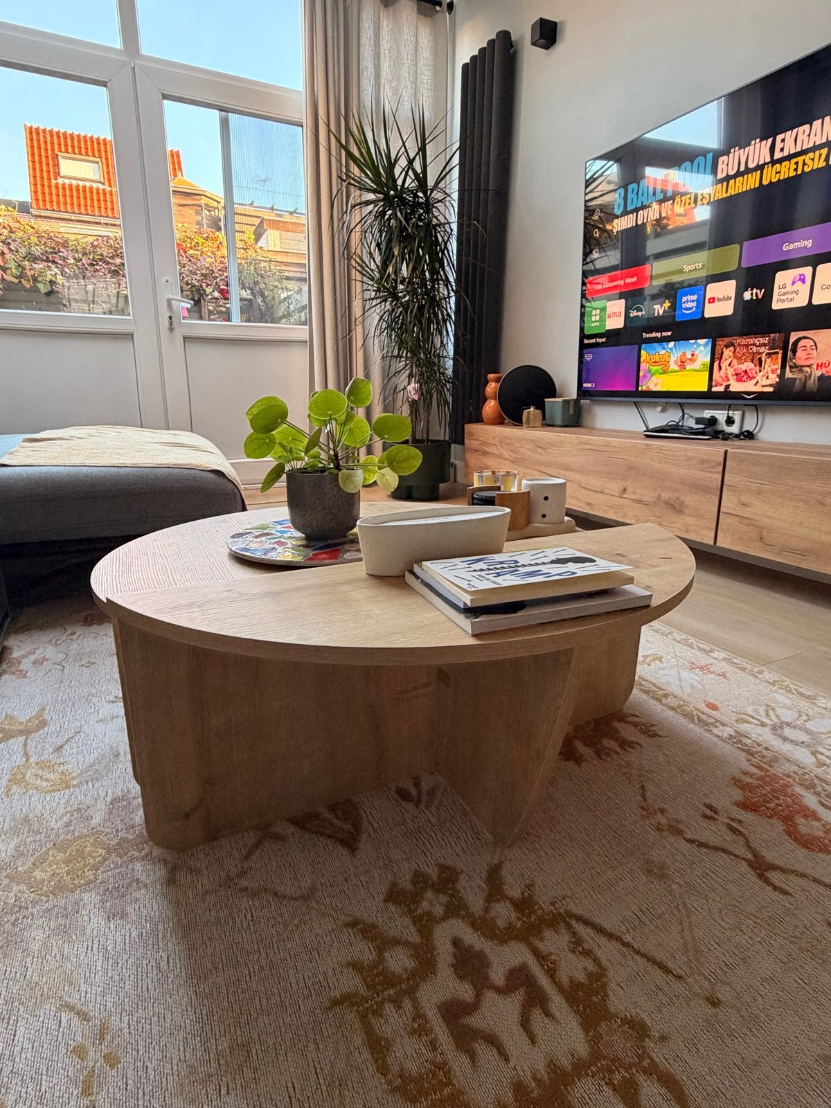 Moderne houten salontafel - Twee delen, veelzijdig design, Rond, Zo goed als nieuw, 5 – 50, Overige houtsoorten