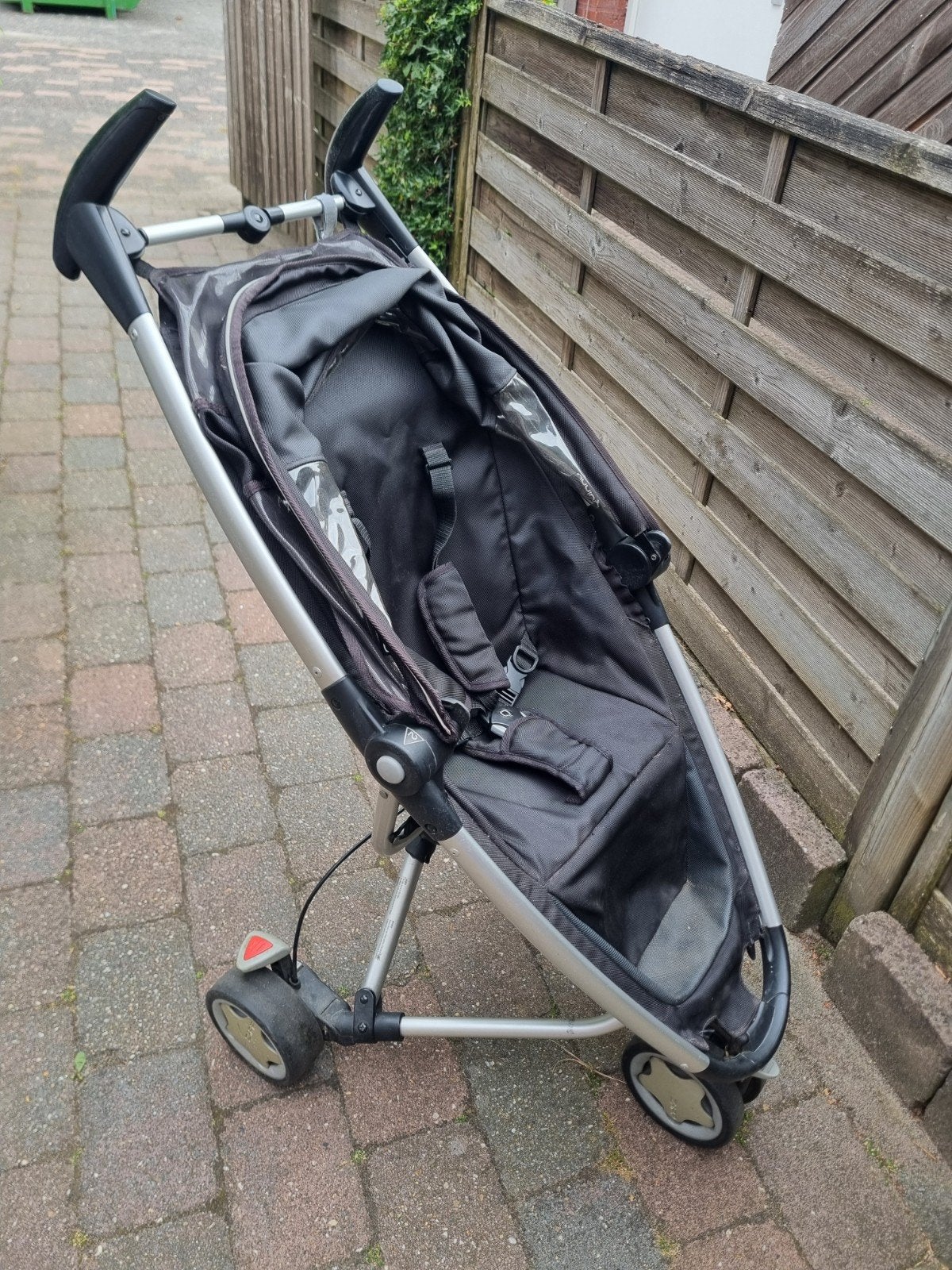 Quinny Zapp buggy zwart met tas en regenhoes, Kinderen en Baby's, Buggy's, Ophalen, Gebruikt, Quinny, Zonnekap