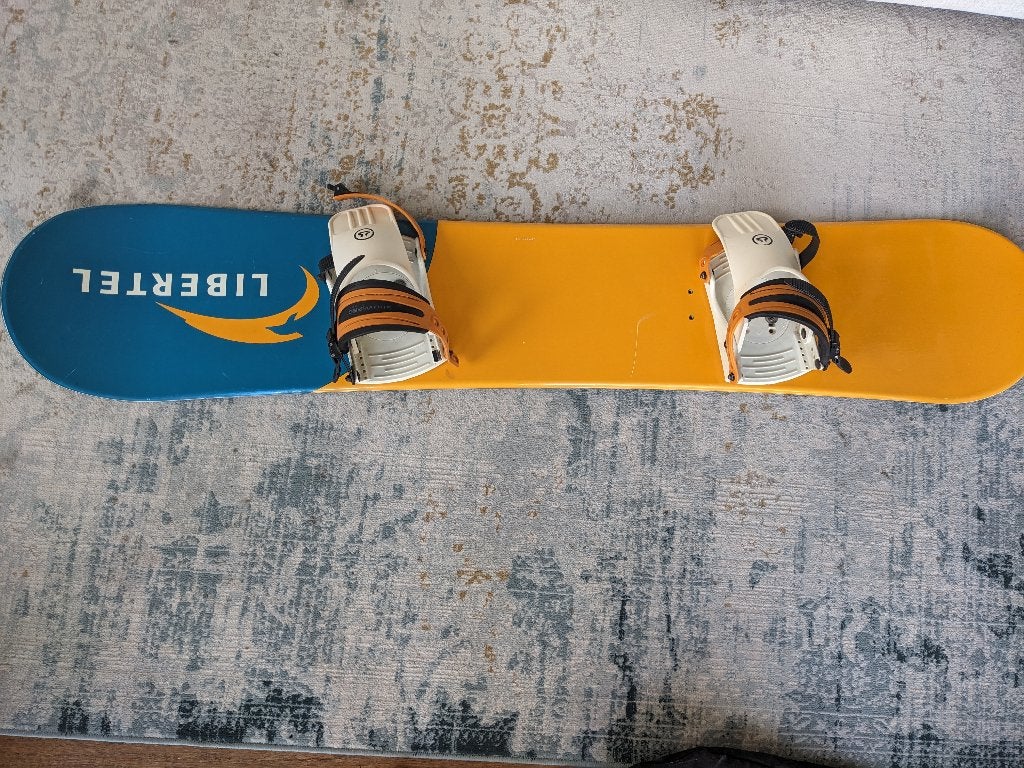 Snowboard 154 cm, inclusief twee bindingen en snowboardtas., Ophalen, Gebruikt, Board