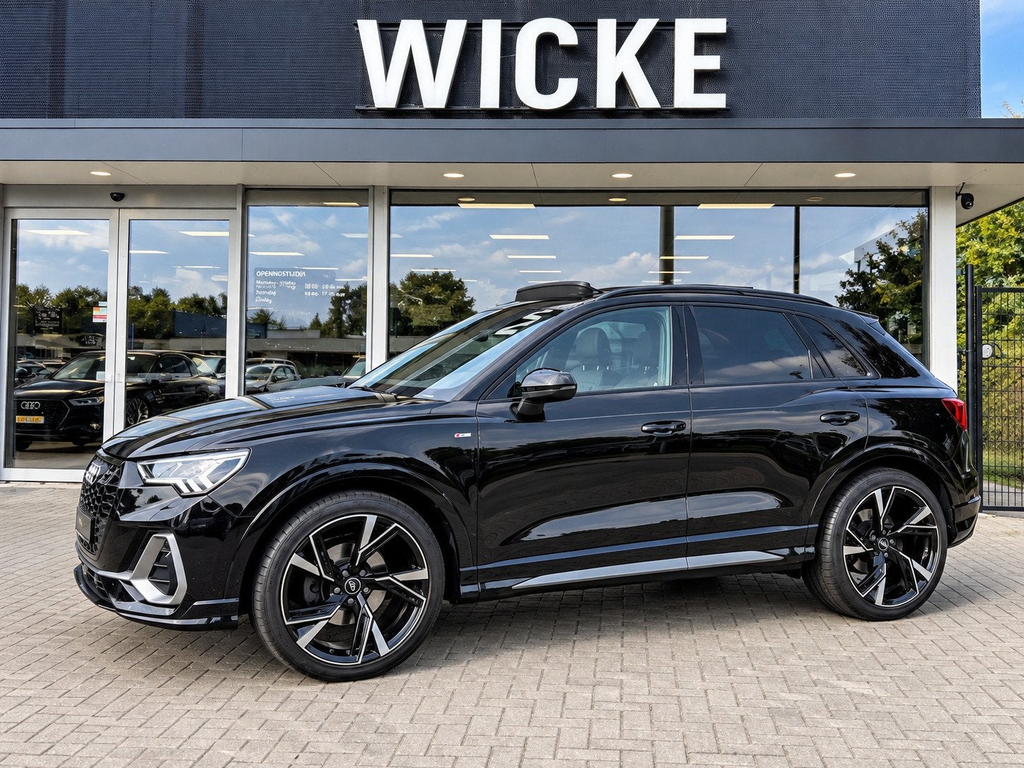 Audi Q3 35 TFSI 2X S Line Pano Matrix Camera Leder Virtual A, Dealer onderhouden, 4 cilinders, 150 pk, Zwart
