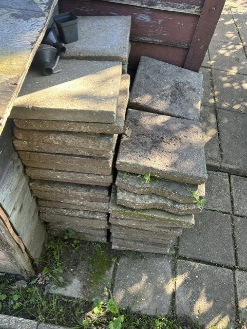Gratis af te halen: Gebruikte terrastegels, Ophalen, Gebruikt, Beton, Terrastegels