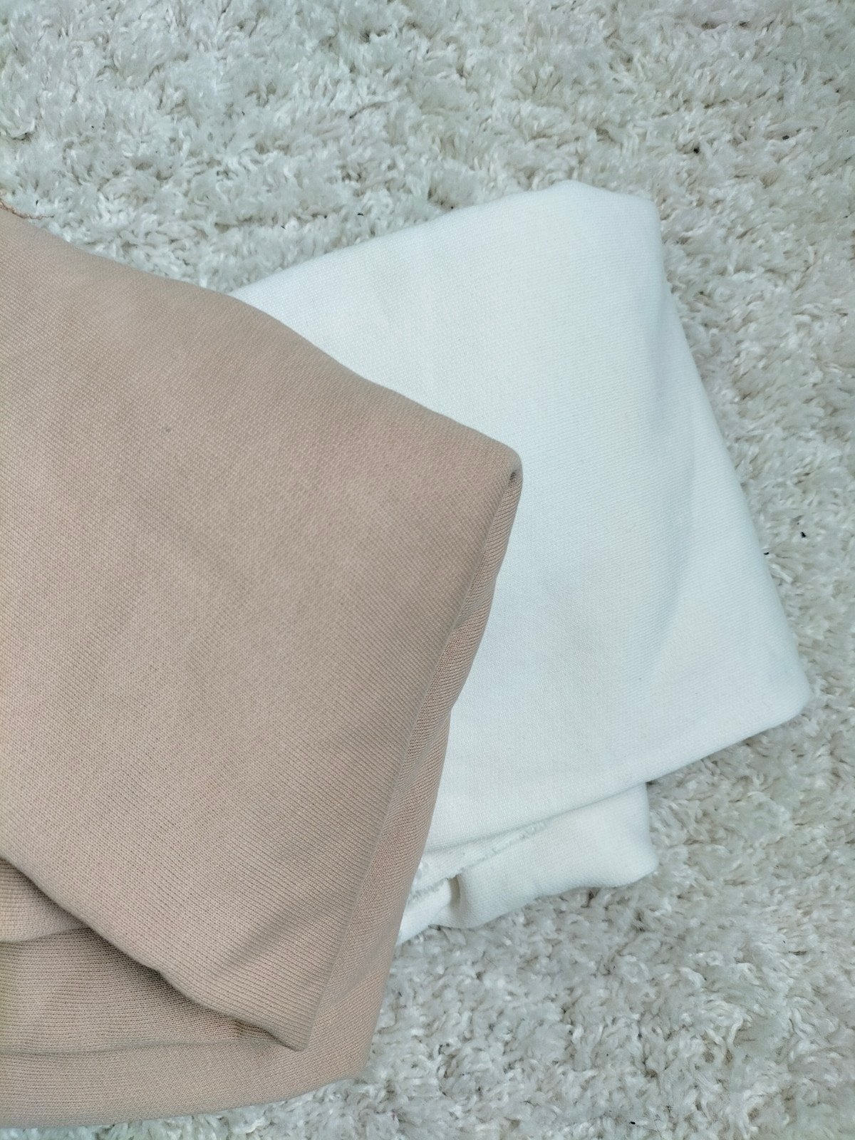 2 lappen stof, Beige/zand en off white, Ophalen of Verzenden, Gebruikt, Beige
