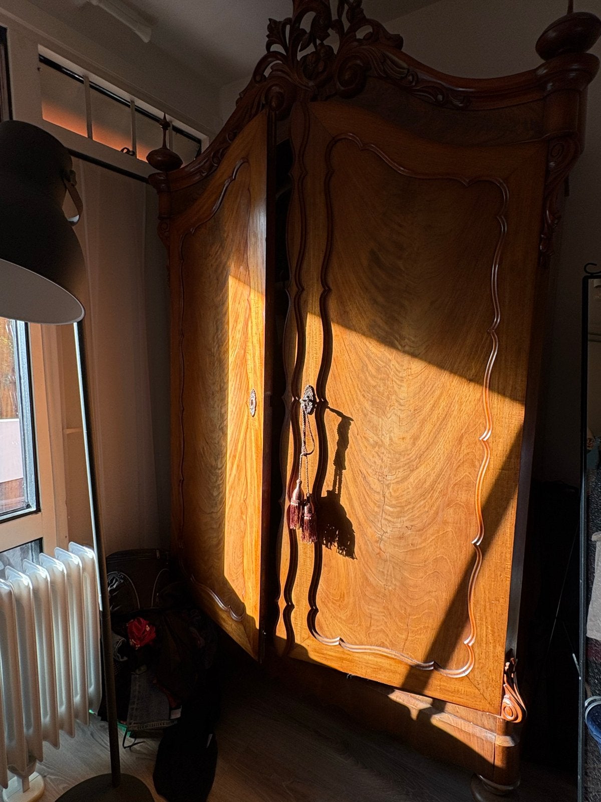 Grote Vintage Kledingkast - Prachtig Houten Design, Ophalen