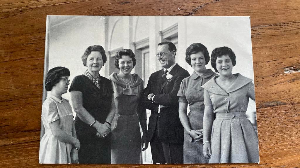 Ansichtkaart koninklijk huis ( zwart/ wit), Verzamelen, Koninklijk Huis en Royalty, Ophalen of Verzenden, Gebruikt, Kaart, Foto of Prent