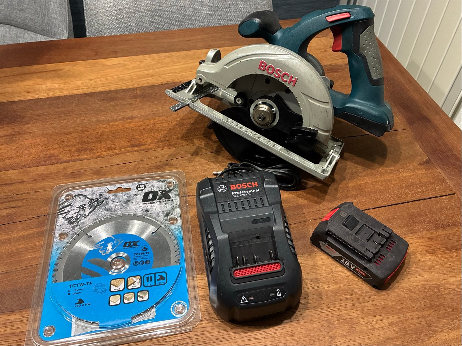 Bosch Professional GKS 18V-LI Cirkelzaag met Accu en Lader, Ophalen, Gebruikt, Cirkelzaag, 30 tot 70 mm