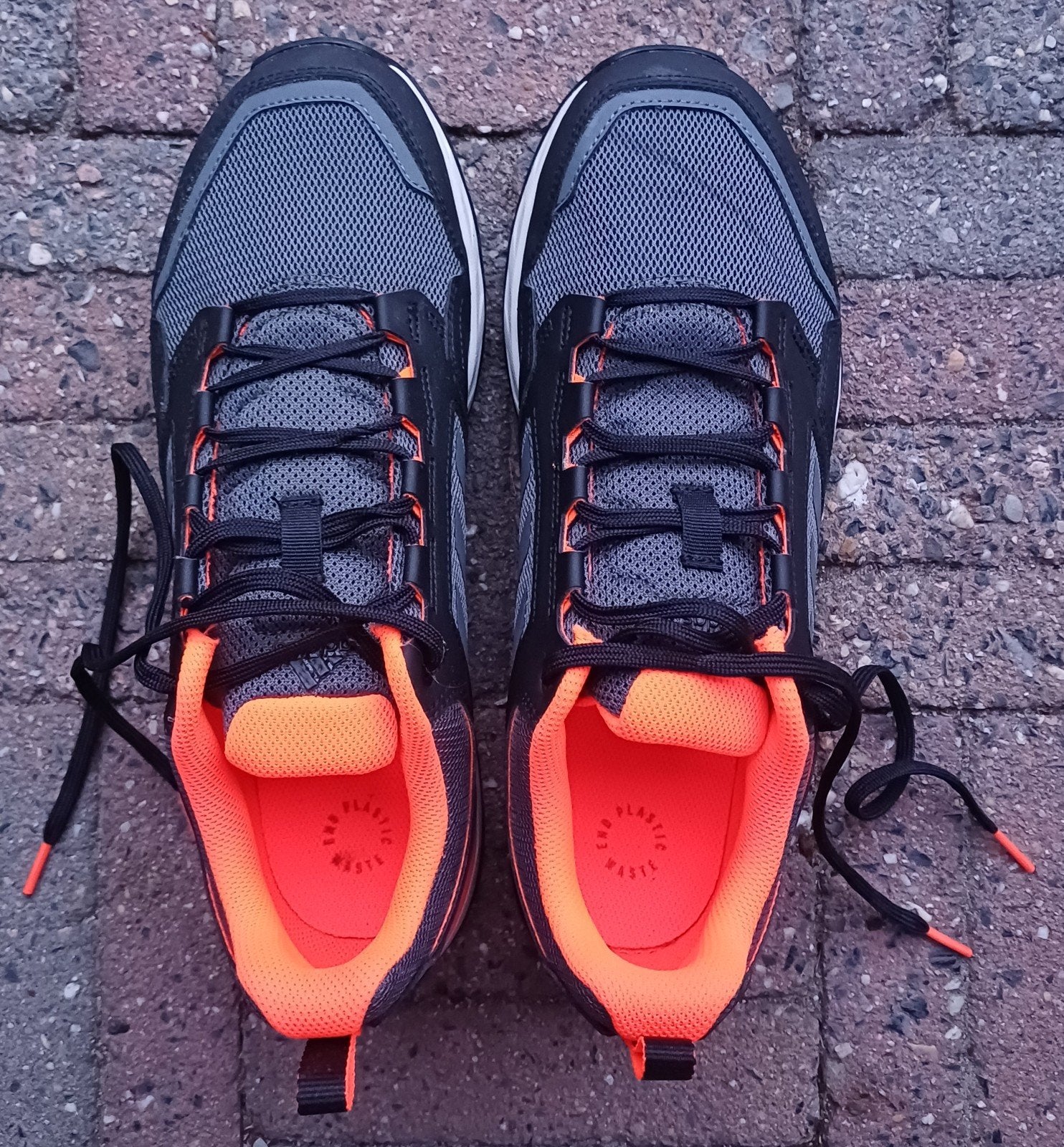 Adidas Traxior Sportschoen. Nieuw, Ophalen of Verzenden, Nieuw, Schoenen