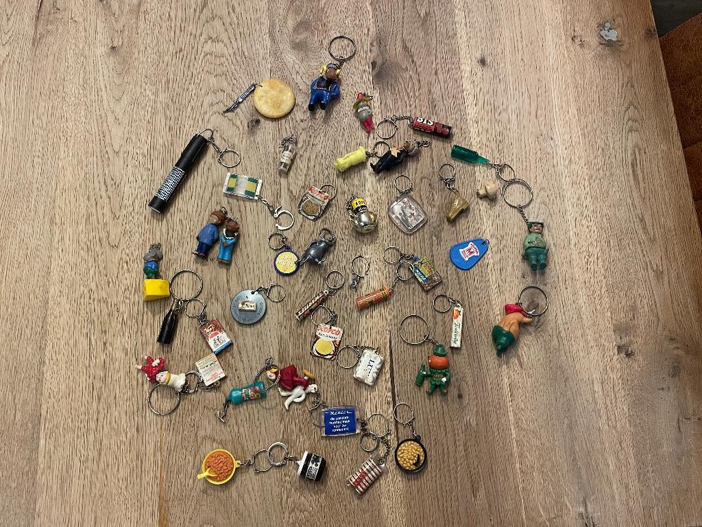 A490 Verzameling sleutelhangers uit de jaren zeventig, Verzamelen, Ophalen of Verzenden, Gebruikt, Merk