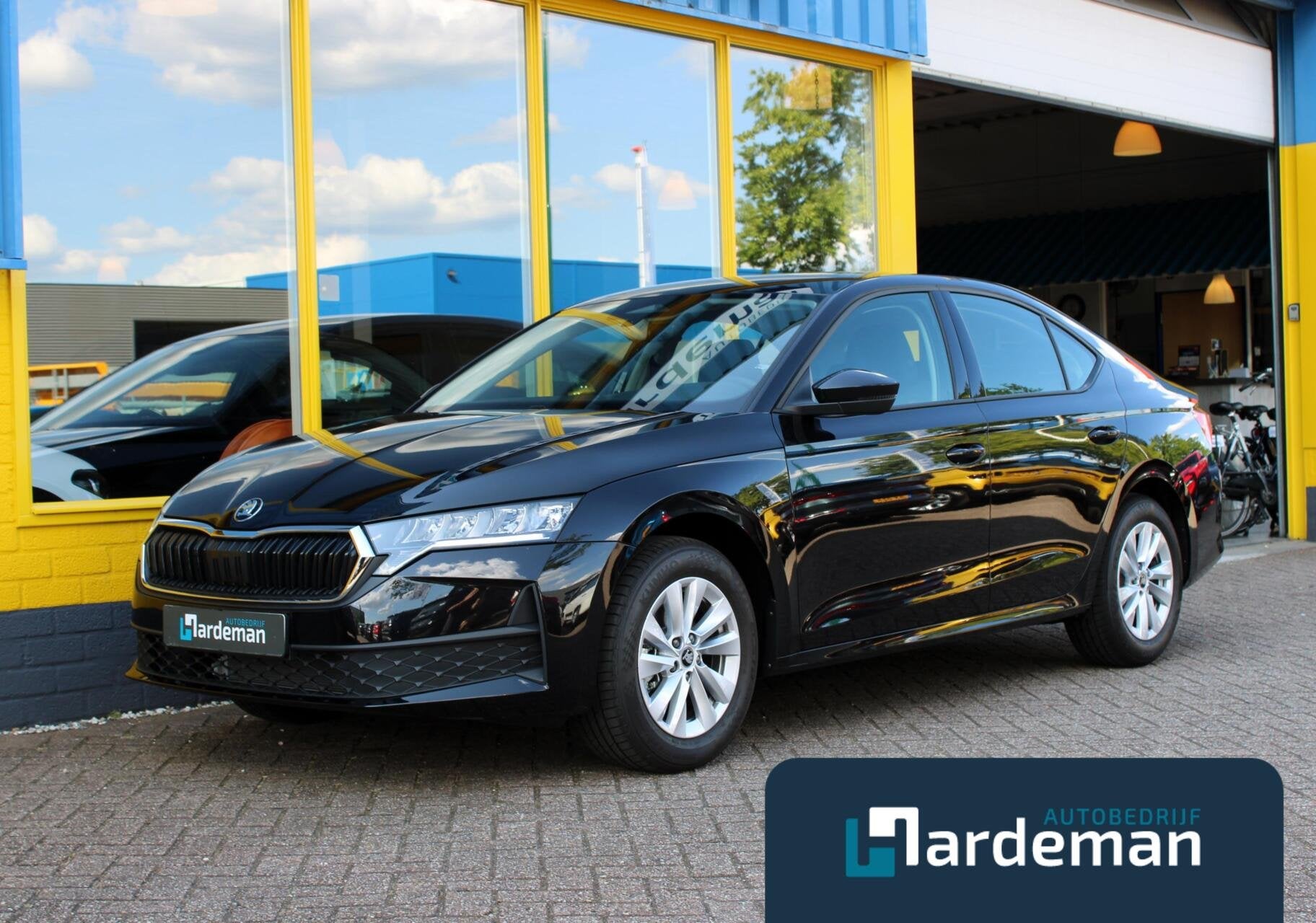 Skoda Octavia 1.5 TSI Business Edition, Stof, 4 cilinders, Zwart, Bedrijf