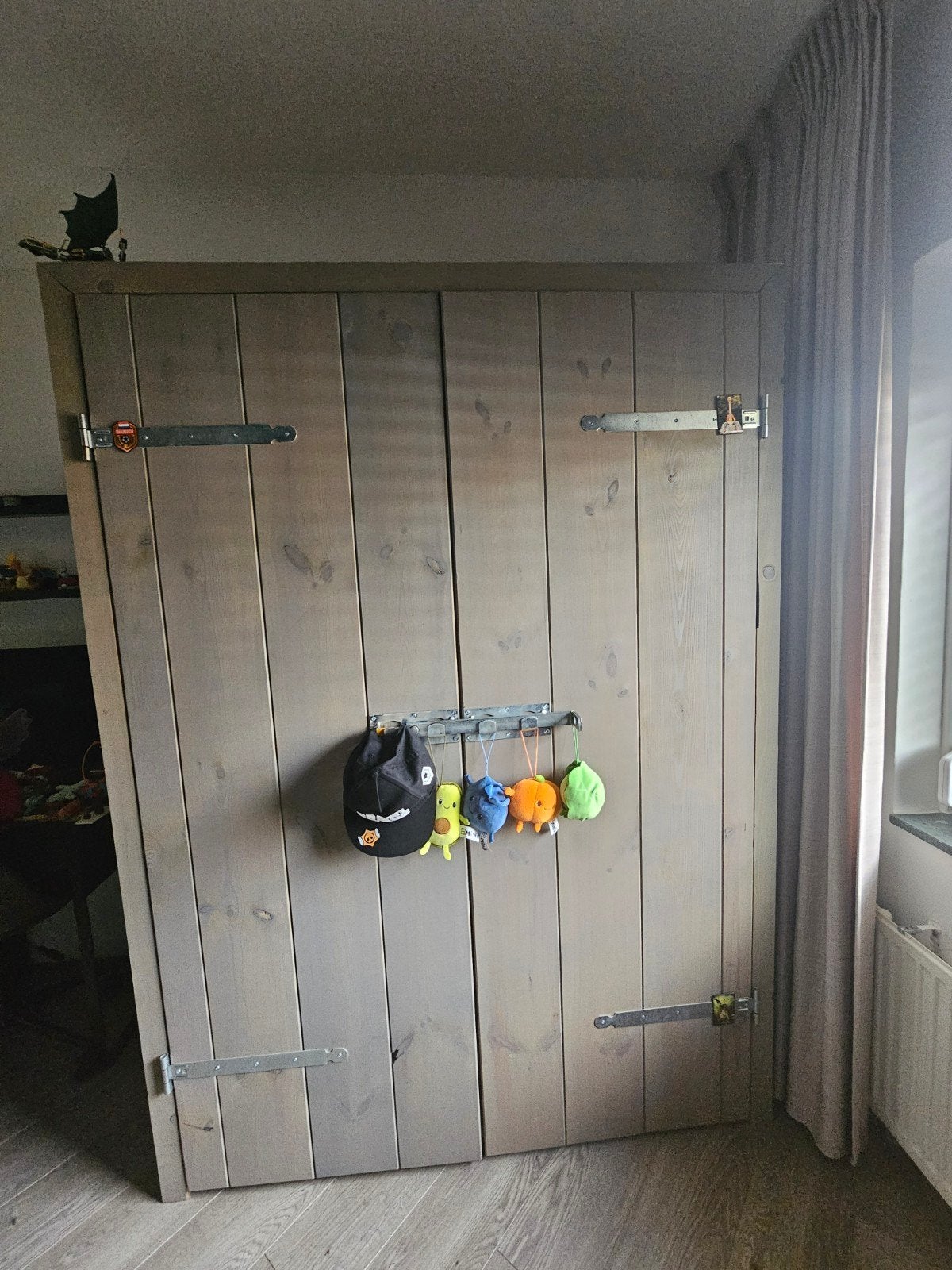 Kleding kast, Ophalen, Zo goed als nieuw