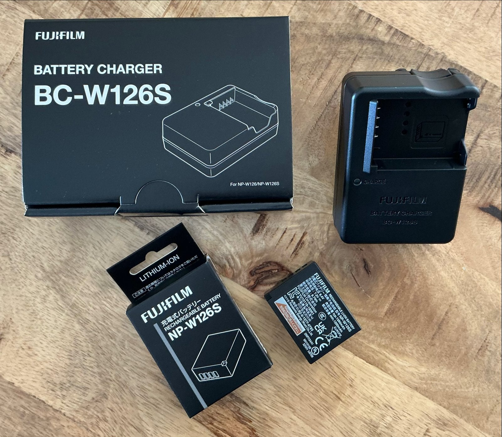 Fujifilm BC-W126S Oplader en NP-W126S Accu X100v X100vi enz, Ophalen, Zo goed als nieuw, Oplaadbaar