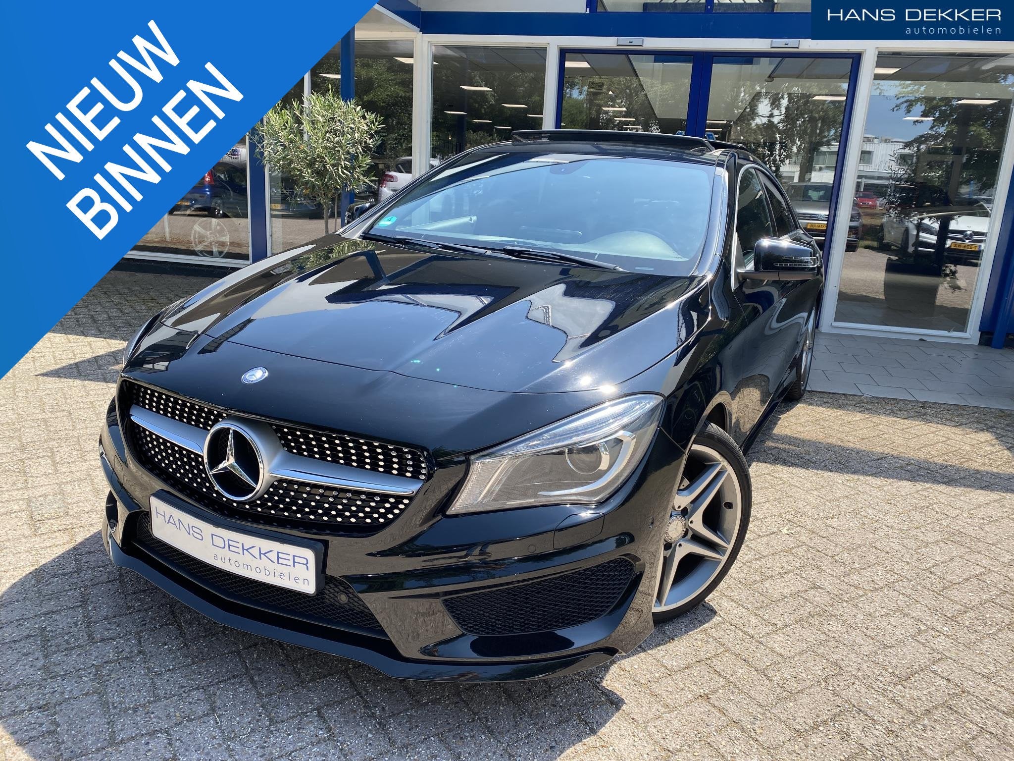 Mercedes-Benz CLA-klasse 200 Ambition AMG Line / Pano / Carp, Auto's, Mercedes-Benz, Stof, Gebruikt, Euro 6, 715 kg