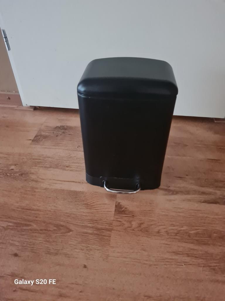 ZGAN zwarte prullenbak pedaalemmer en meer woonaccessoires, Zwart, Overige stijlen, Ophalen of Verzenden, Zo goed als nieuw