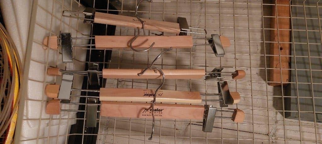 Hangers (sport)kleding + lingerie voor kinderen, volwassenen, Ophalen of Verzenden, Nieuw, Hout, Kinderen en Volwassenen