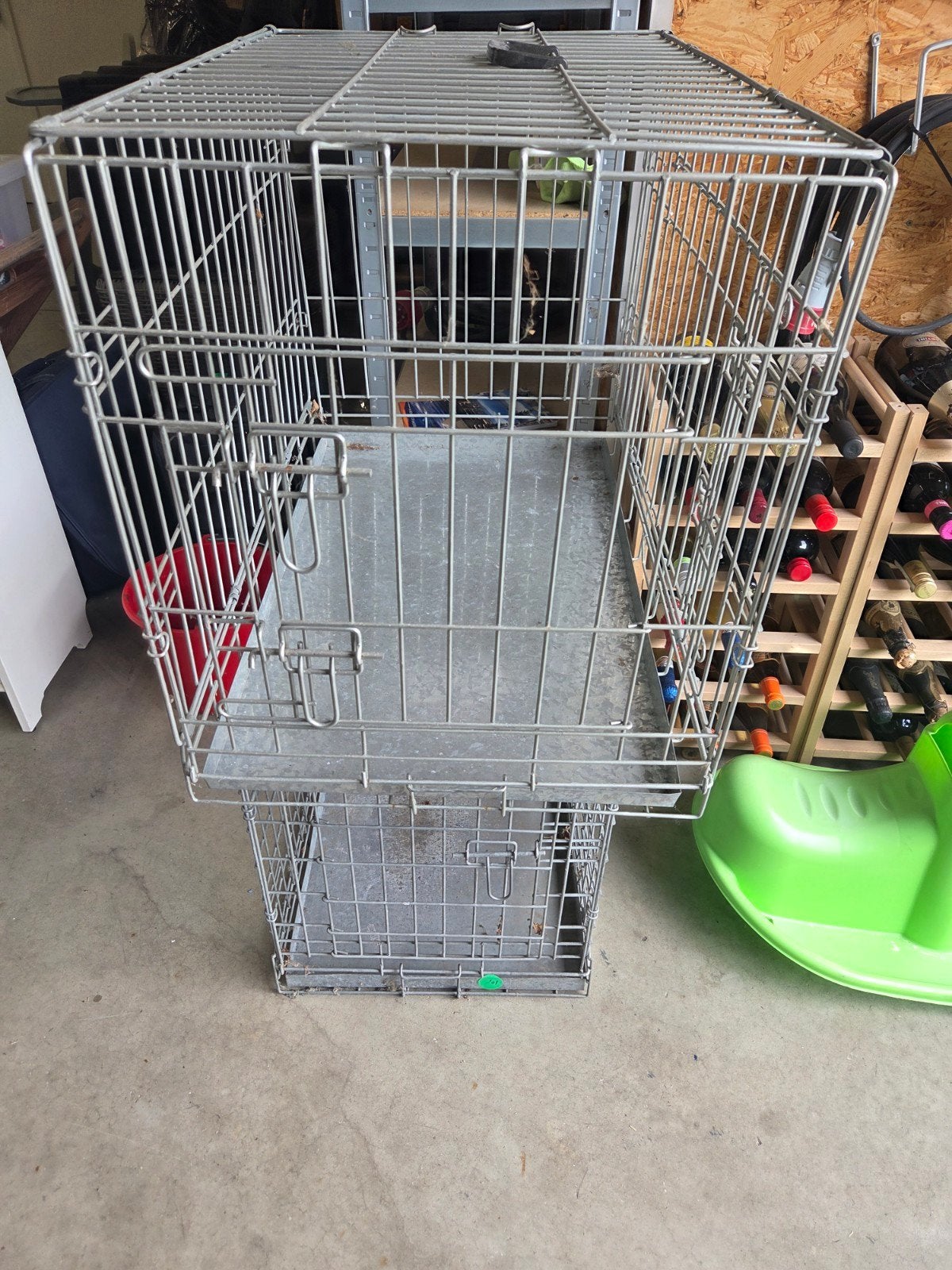 Set van 2 verzinkte hondenbenches (metalen schuifladen), Dieren en Toebehoren, Hondenhokken, Ophalen, Gebruikt, Minder dan 65 cm