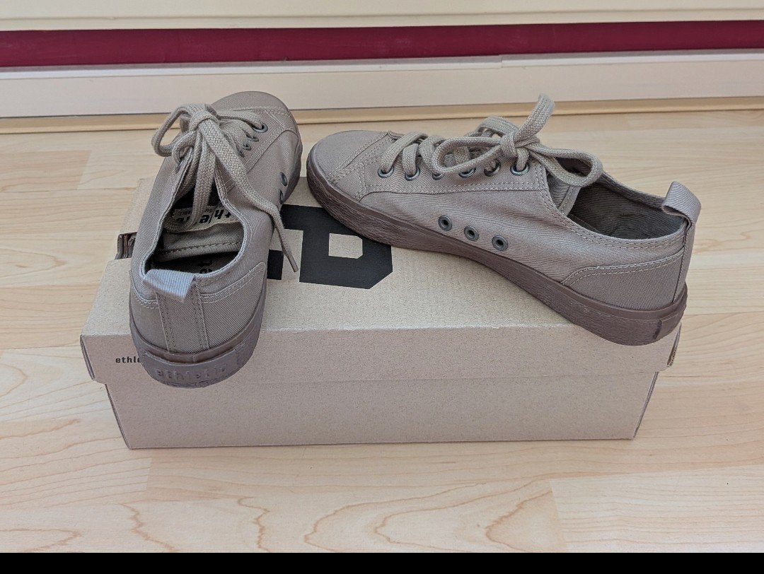 Ethletic schoenen 38, Kleding | Dames, Schoenen, Ophalen of Verzenden, Zo goed als nieuw, Sneakers of Gympen