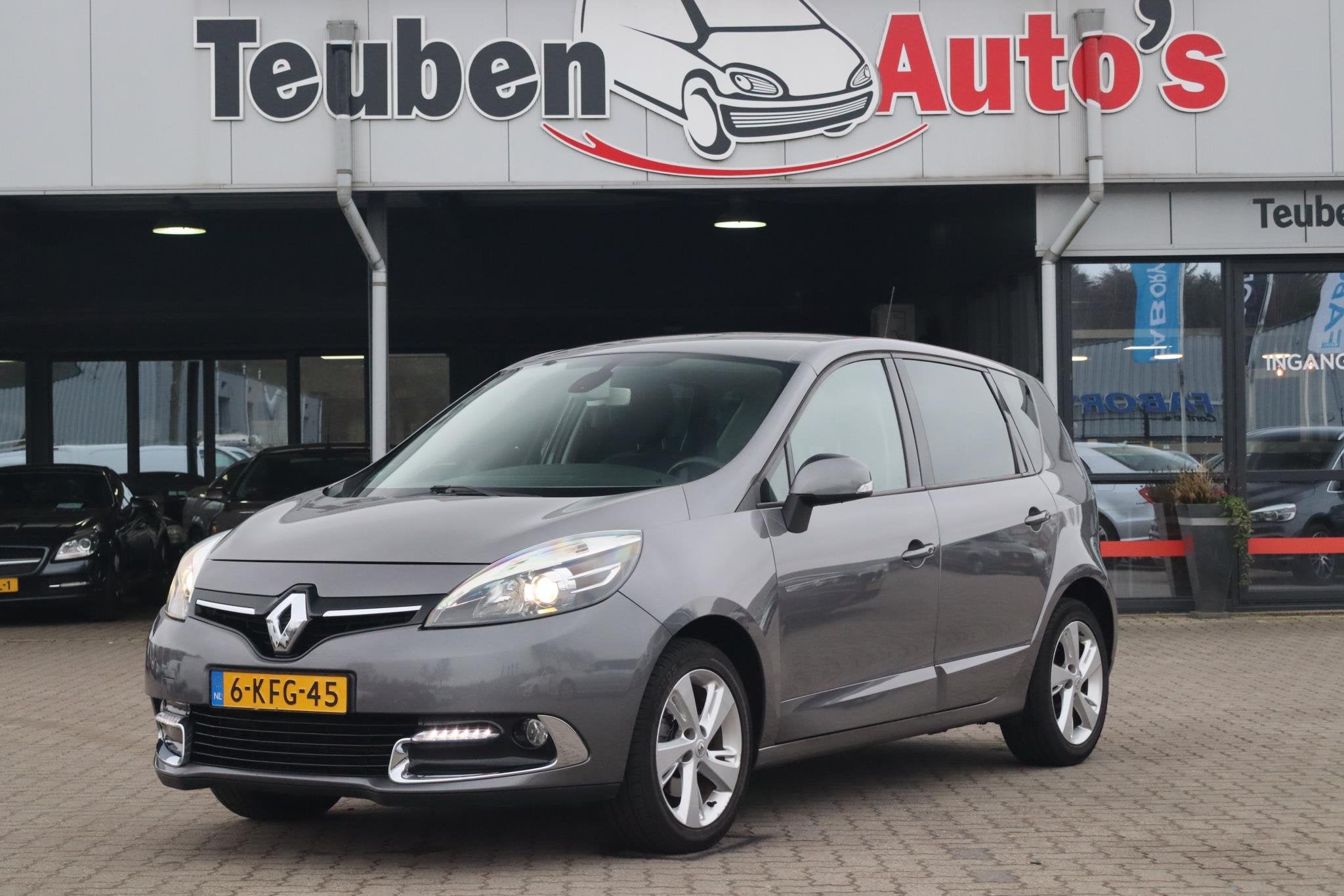 Renault Scénic 1.5 dCi Bose Navigatie, Climate control, Air, Auto's, Euro 5, 730 kg, Gebruikt, 4 cilinders