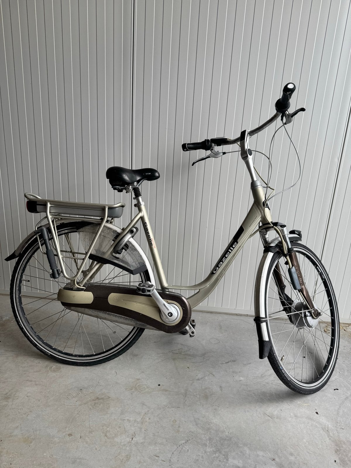 28 inch Gazelle E-Bike, Fietsen en Brommers, Fietsen | Dames | Damesfietsen, Gebruikt, Gazelle, Versnellingen, 50 tot 53 cm, Velgrem
