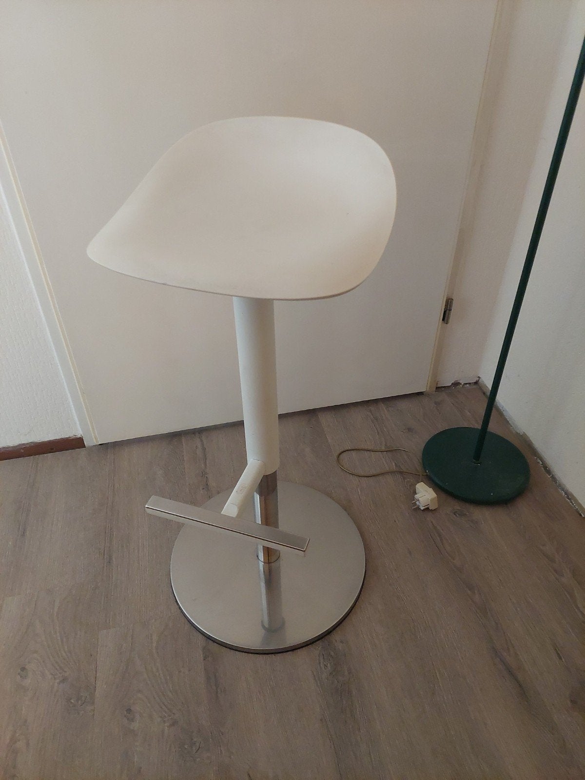 4 IKEA barkrukken, 2 krukken, Ophalen, 60 tot 90 cm