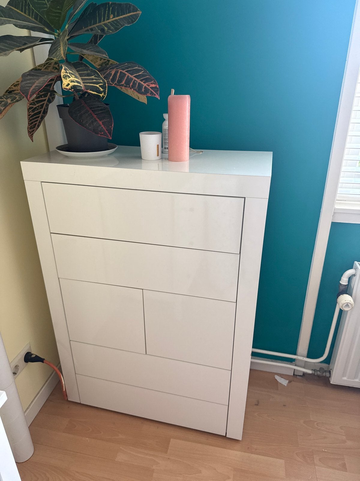 Witte ladekast/dressoir in goede staat