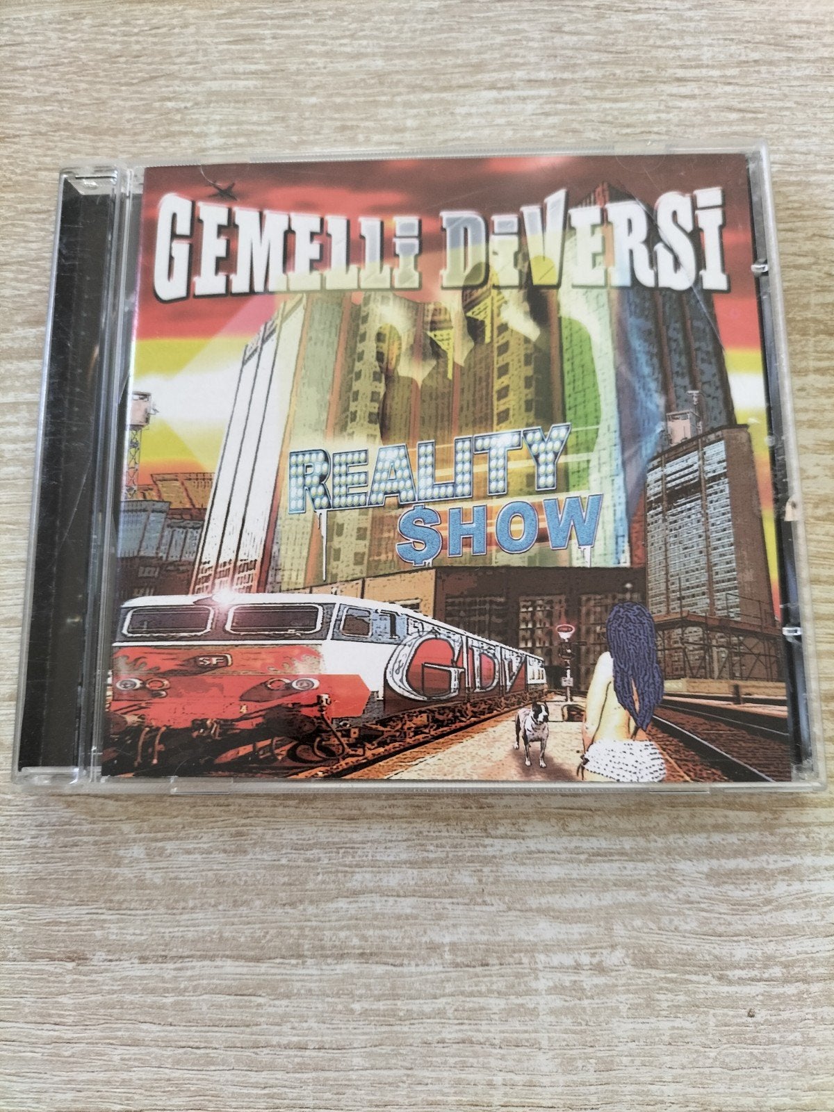 Gemelli diversi - reality show, Ophalen of Verzenden