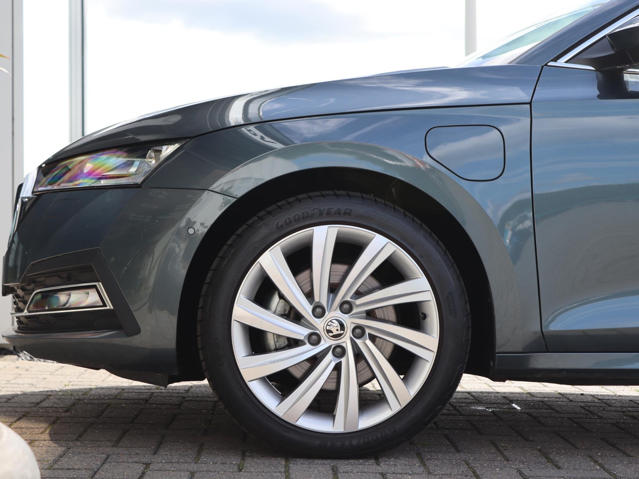 Skoda Octavia Combi 1.4 TSI 204 pk DSG iV PHEV Style | Navig, Stof, Gebruikt, Euro 6, Plug-in hybride
