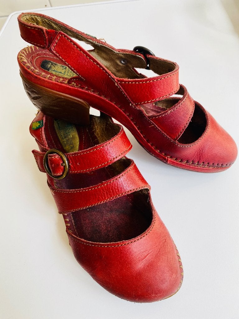 El naturalista schoenen knal rood maat 37, Verzenden, Gedragen, Rood, Sandalen of Muiltjes