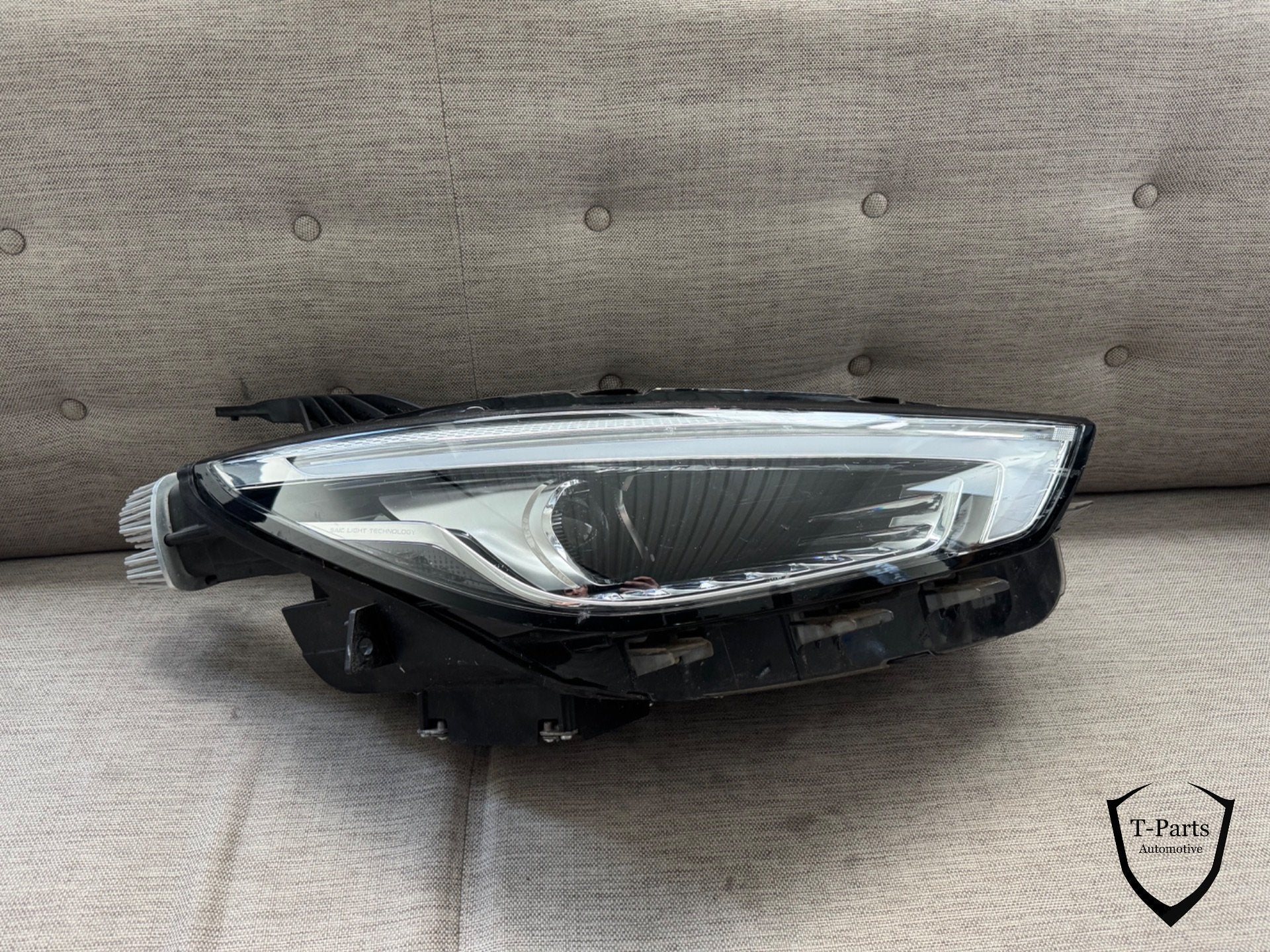 MG ZS koplamp rechts lamp, Auto-onderdelen, Verlichting, Gebruikt, Ophalen of Verzenden, SAIC Motor UK Technical Centre Limited