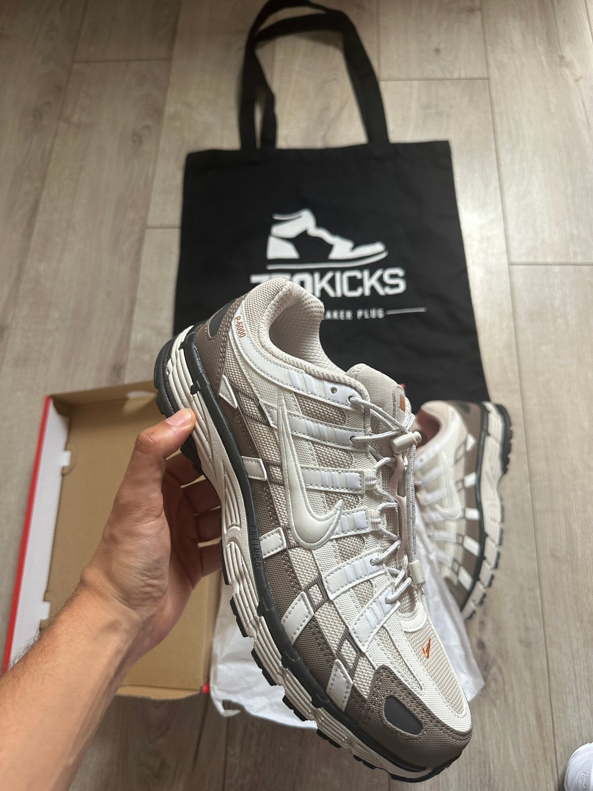 Nike P-6000 Light Orewood Brown Mink Brown Maat EU42,5 42.5, Bruin, Nieuw, Ophalen of Verzenden, Sneakers of Gympen