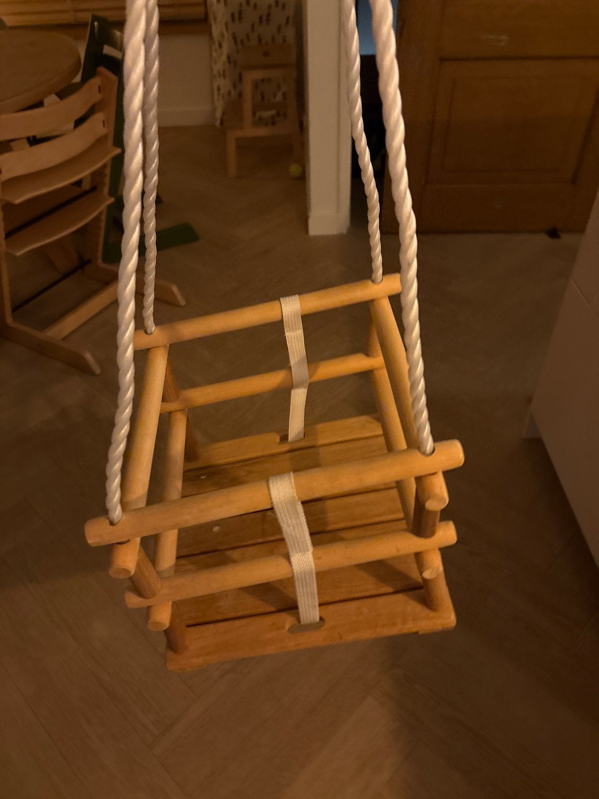 Houten babyschommel - Binnenshuis of buitenshuis, Ophalen of Verzenden, Gebruikt, Schommel