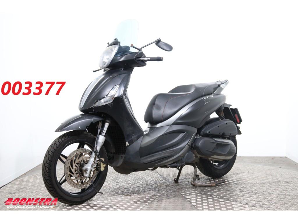 Piaggio 350 Beverly Sport ABS (bj 2017), Motoren, Motoren | Schademotoren, Overige merken, Dopplerlaan 4
9207HC  DRACHTEN, NL