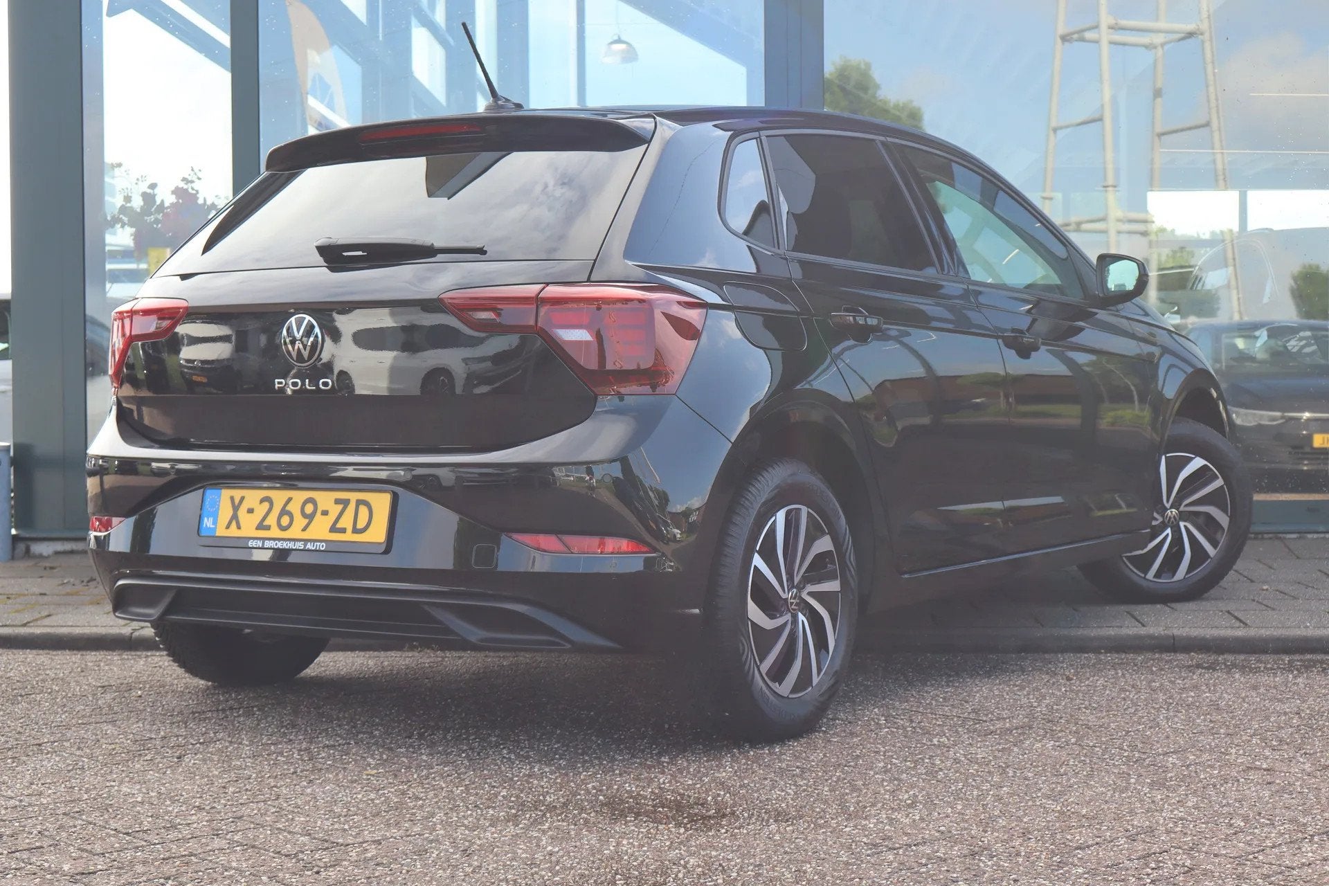 Volkswagen Polo 1.0 TSI Life 95PK (bj 2024), Voorwielaandrijving, Gebruikt, Origineel Nederlands, Bedrijf