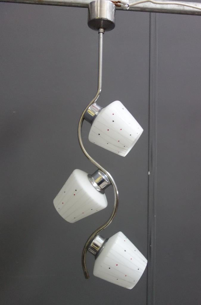 50 jaren hang lamp CHROOM 3 melkwit glas kap rood zwart stip, Huis en Inrichting, Ophalen of Verzenden, Gebruikt, Glas, Vintage