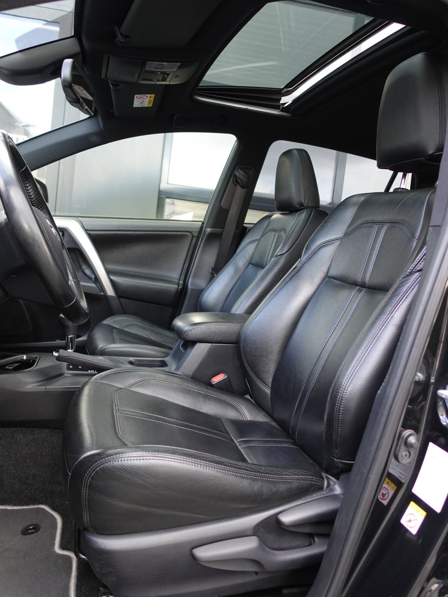 Foto 14 van Toyota RAV4 2.5 Hybrid Black Edition (Navi/Carplay,Camera,Cr