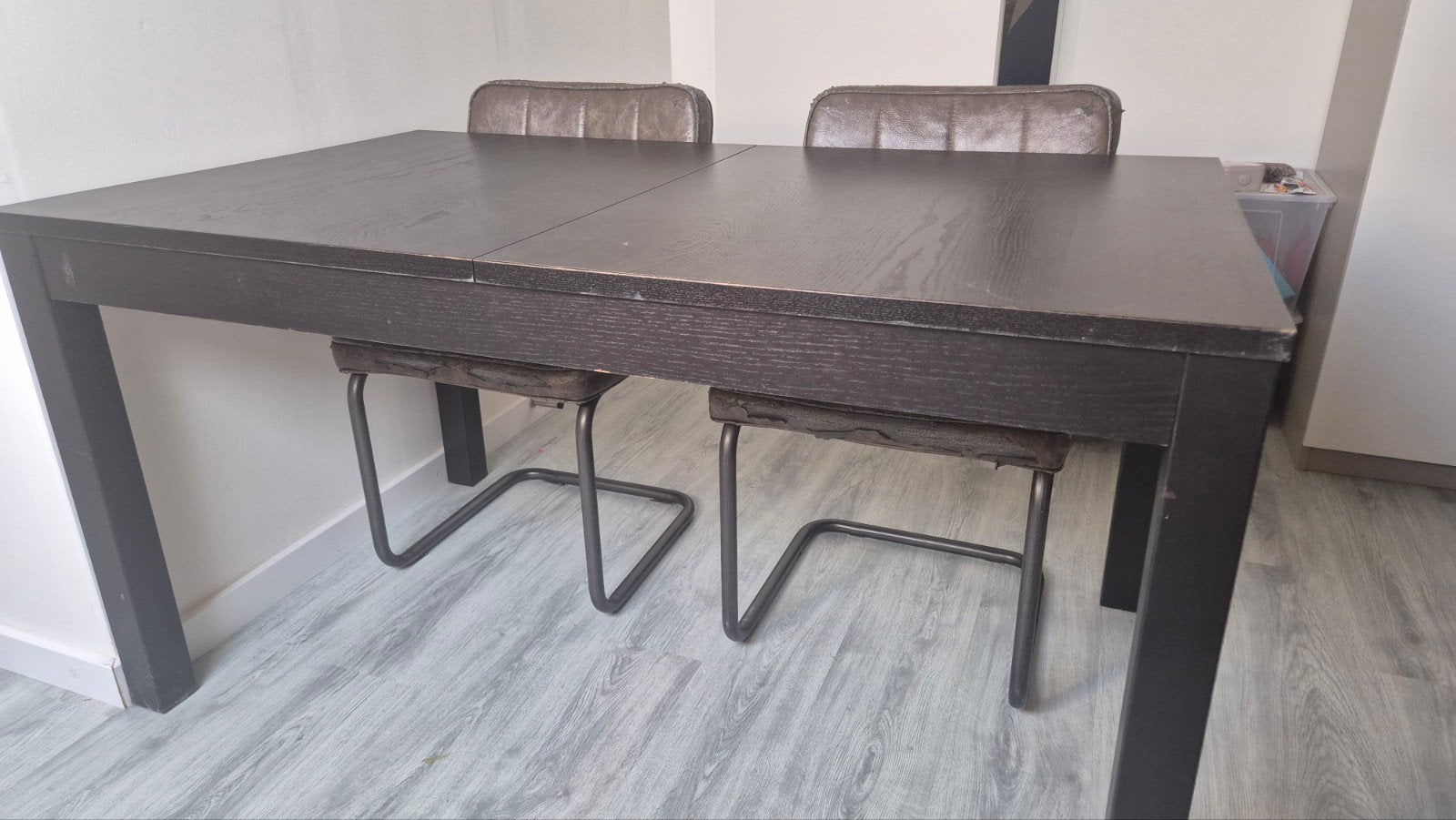 IKEA BJURSTA uitschuifbare eettafel, 140 of 220 cm lang, Ophalen, Gebruikt, 50 tot 100 cm, Vier personen