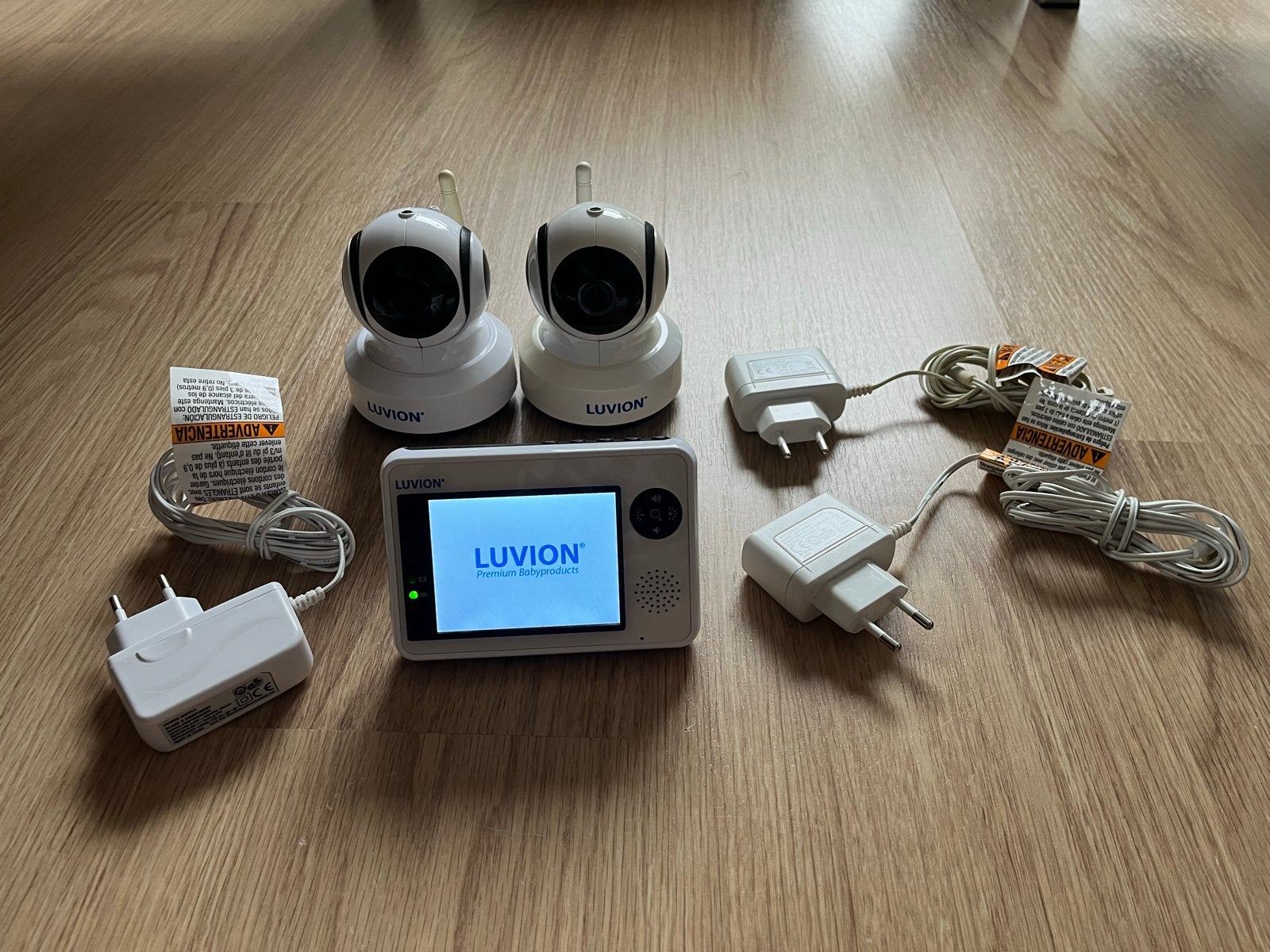 Luvion babyfoon set met 2 camera's en monitor, Ophalen of Verzenden, Gebruikt, 250 meter of meer, Camera