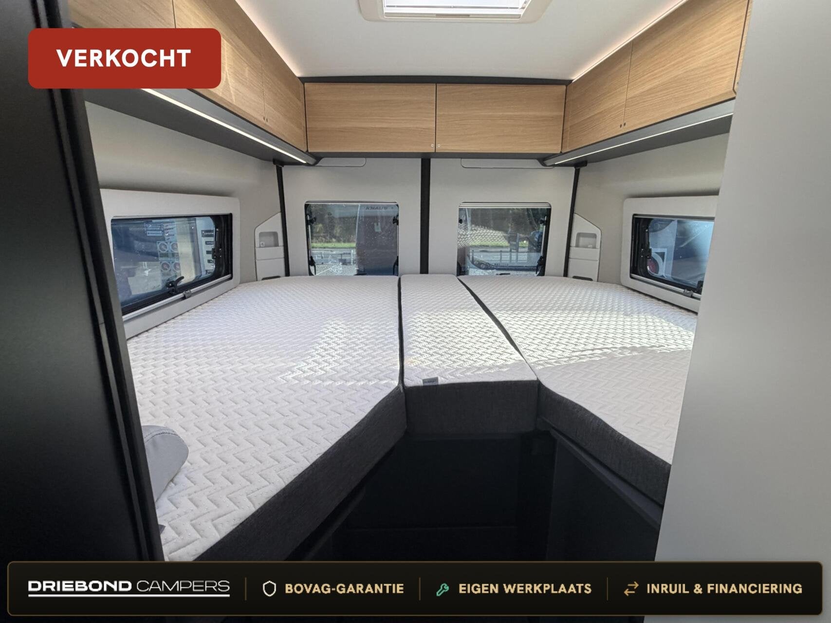 Adria 640 SLB 60 Years 8T-Automaat Enkele Bedden Luifel Luxe, Caravans en Kamperen, Automaat, Buscamper of Camperbus, 6 tot 7 meter