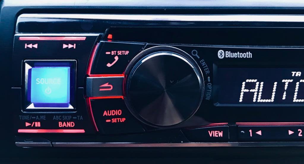 Autoradio ALPINE CDE-133BT met bluetooth func.&variable LCD, Auto diversen, Autoradio's, Zo goed als nieuw, Ophalen of Verzenden