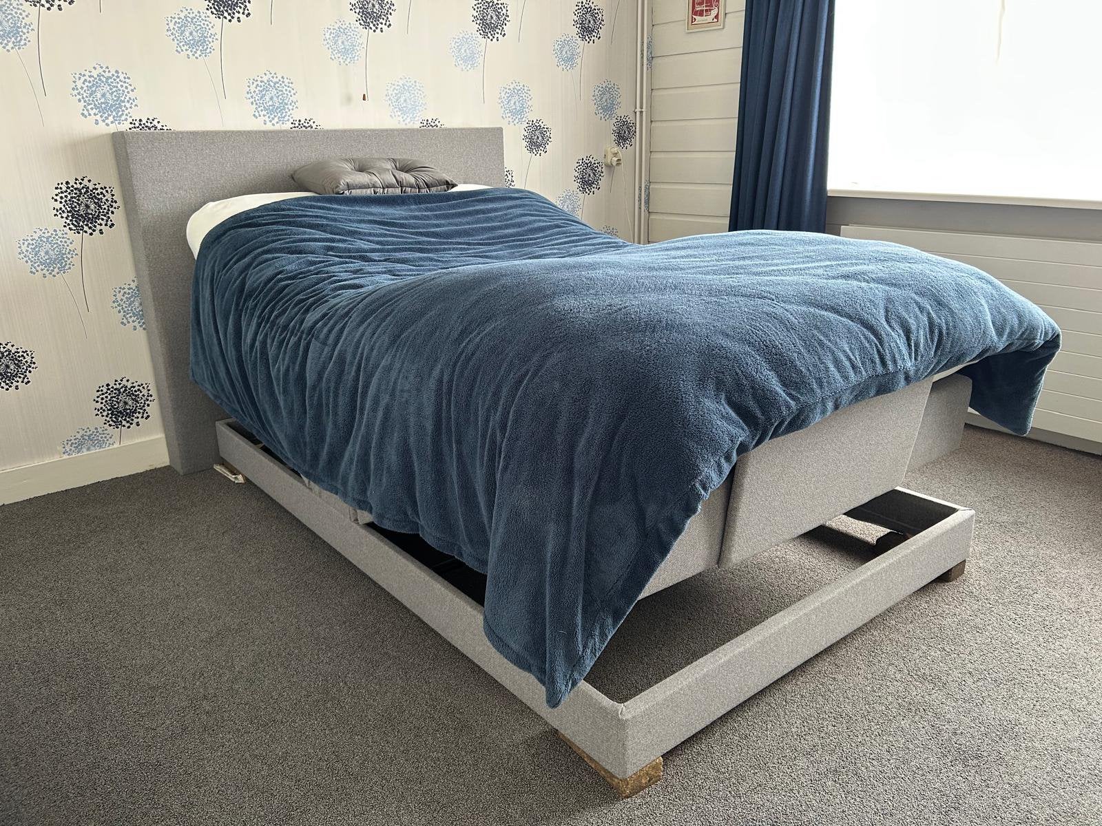 Senioren bed verstelbaar 120 x 200 cm, Verstelbaar, Ophalen of Verzenden, Zo goed als nieuw, Twijfelaar