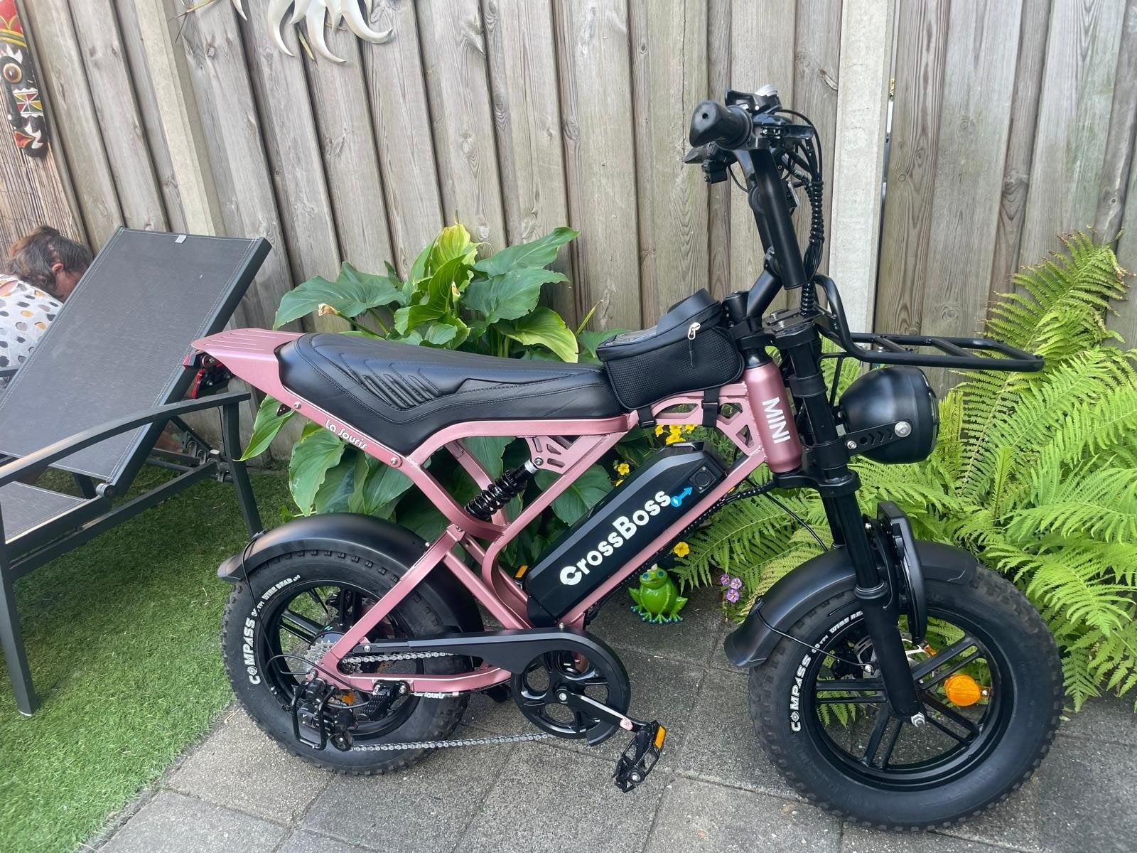 CrossBoss Mini E-bike - Roze met kleine beschadiging, Gebruikt, Minder dan 47 cm, 30 tot 50 km per accu, Ophalen