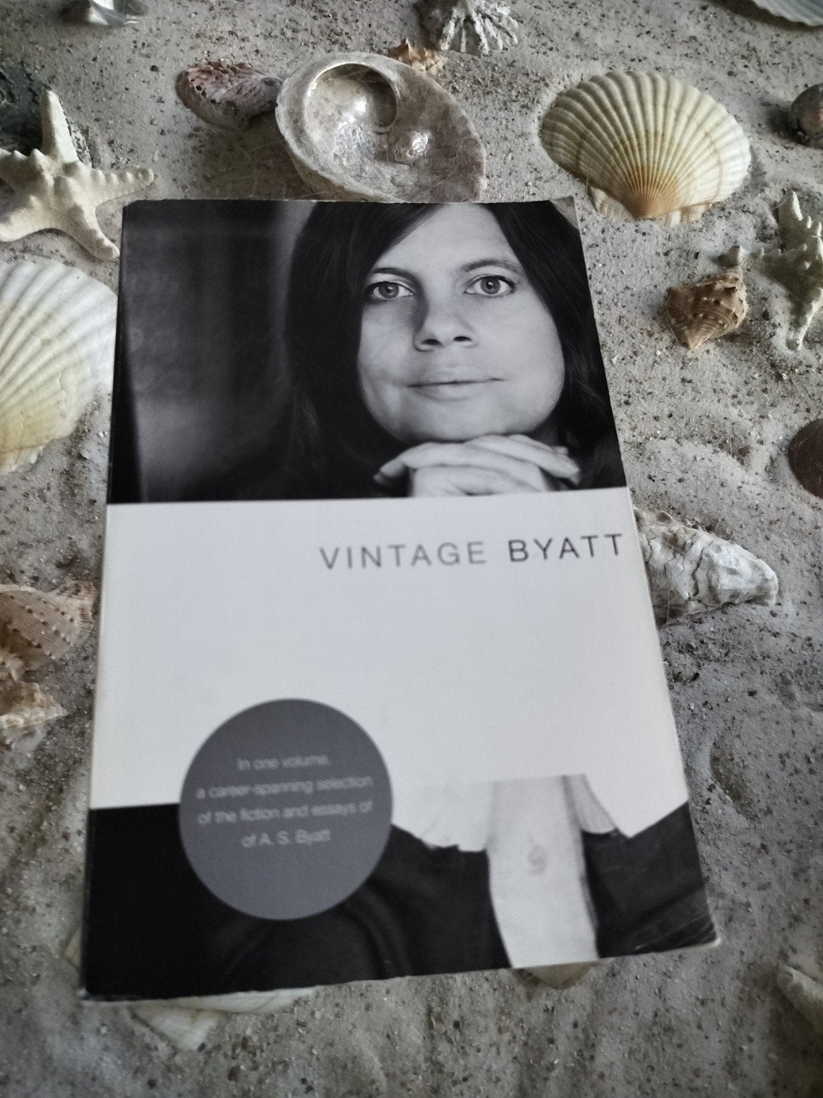 A.S Byatt - Vintage Byatt - English, Ophalen of Verzenden, Gelezen
