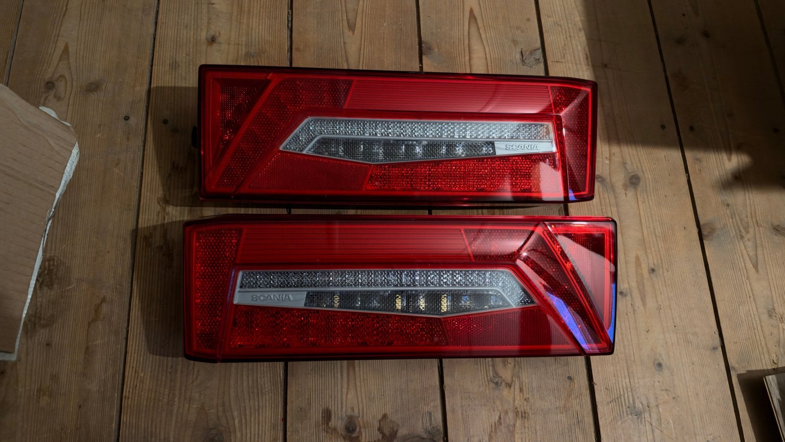 Scania Achterlichten (2 stuks) 24V, Ophalen of Verzenden, Nieuw, Scania