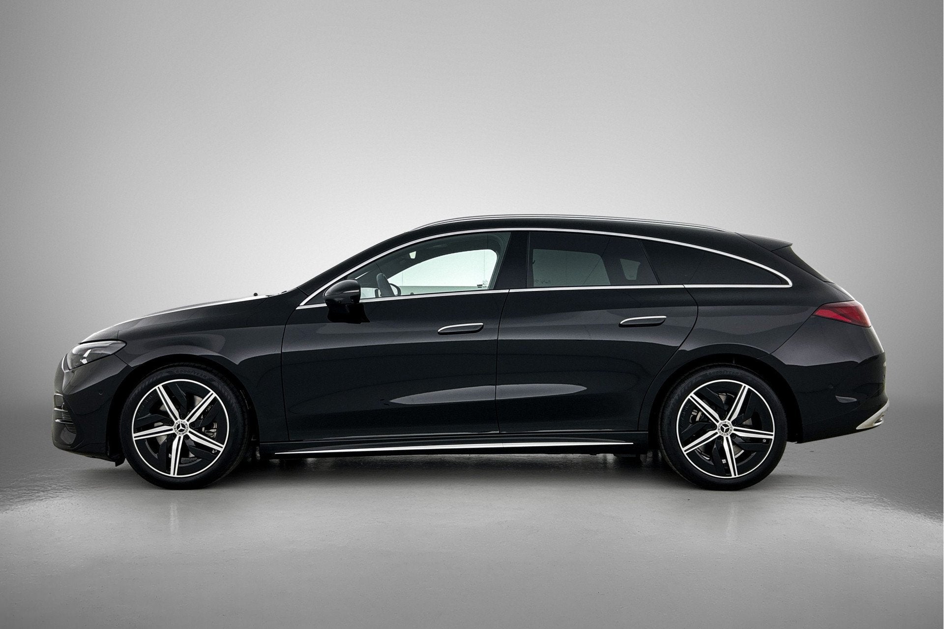 Mercedes-Benz CLA-Klasse Shooting Brake 200 Business Solutio, Automaat, CLA, Achterwielaandrijving, Zwart