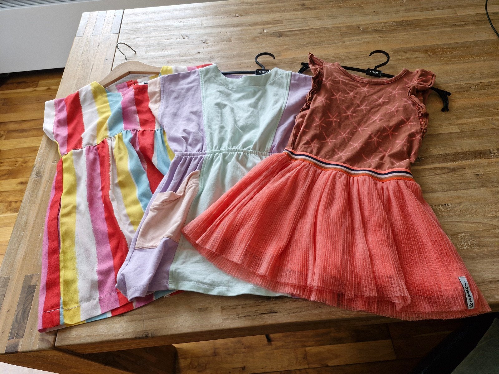 3 leuke zomerjurkjes voor meisjes, maat 98-104, Z8,Jubel en Ammehoela, Meisje, Ophalen of Verzenden, Zo goed als nieuw