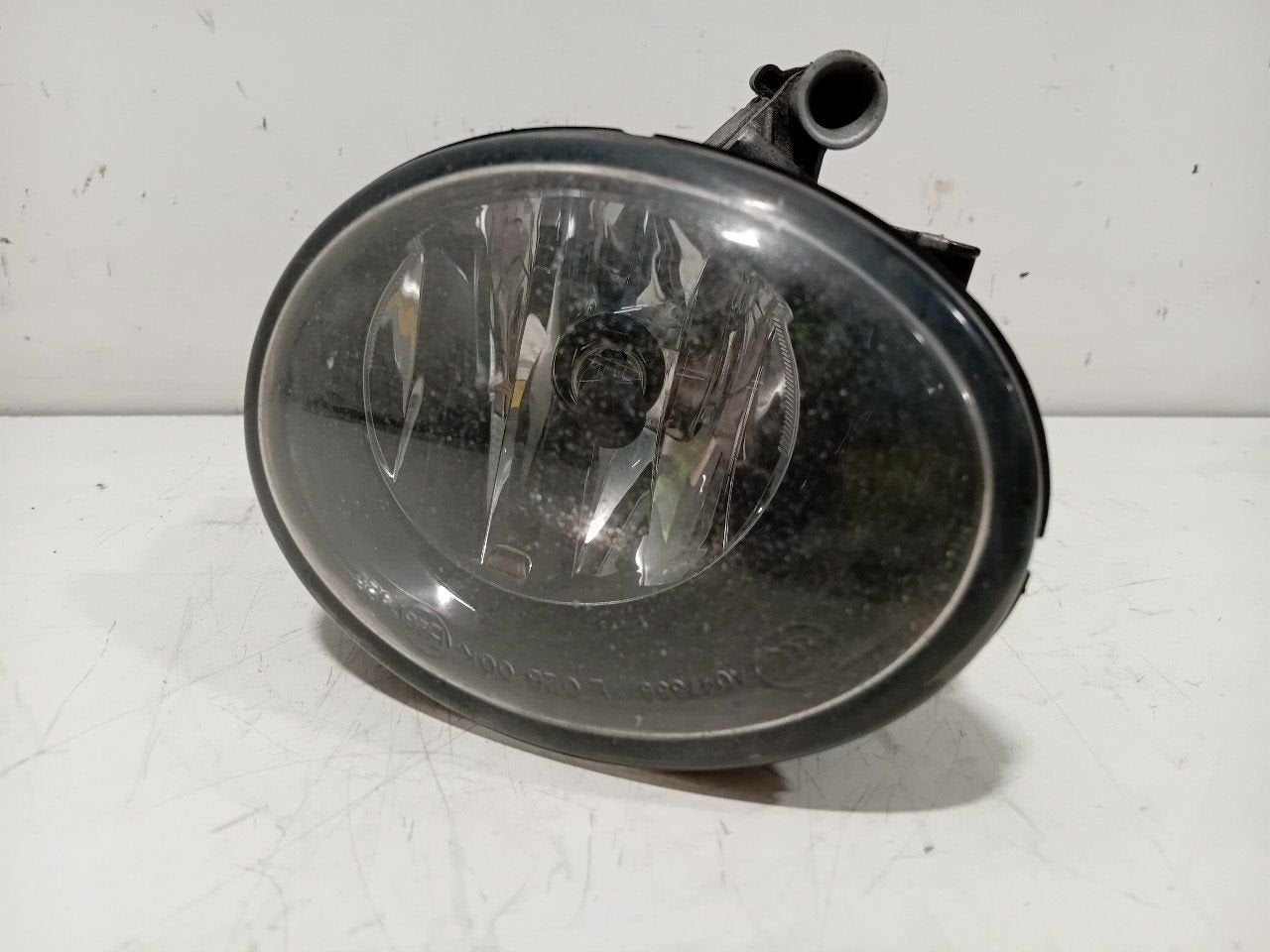 Mistlamp links Volkswagen Golf, Onderdelen@venauto.nl, Van der Ven Autorecycling B.V., Gebruikt, Ettenseweg 76, 4706 PB Roosendaal, The Netherlands