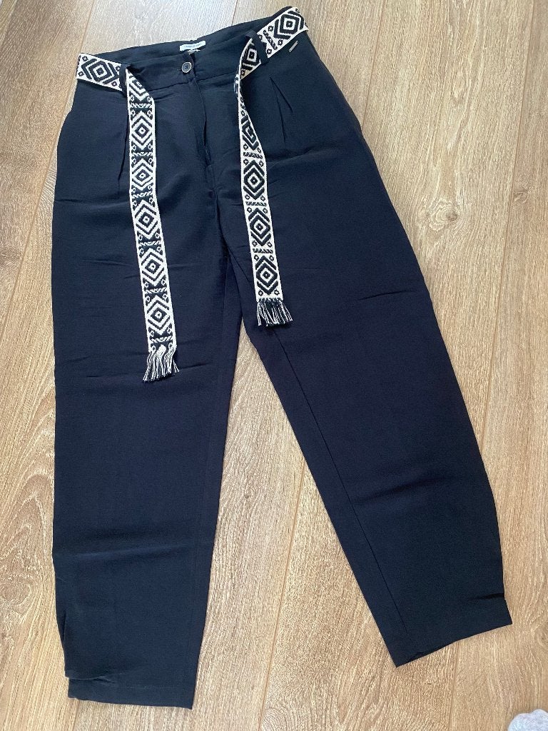 Mexx Zwarte broek met Geborduurde Riem - Maat 36 (S), Kleding | Dames, Mexx, Zwart, Nieuw, Ophalen of Verzenden